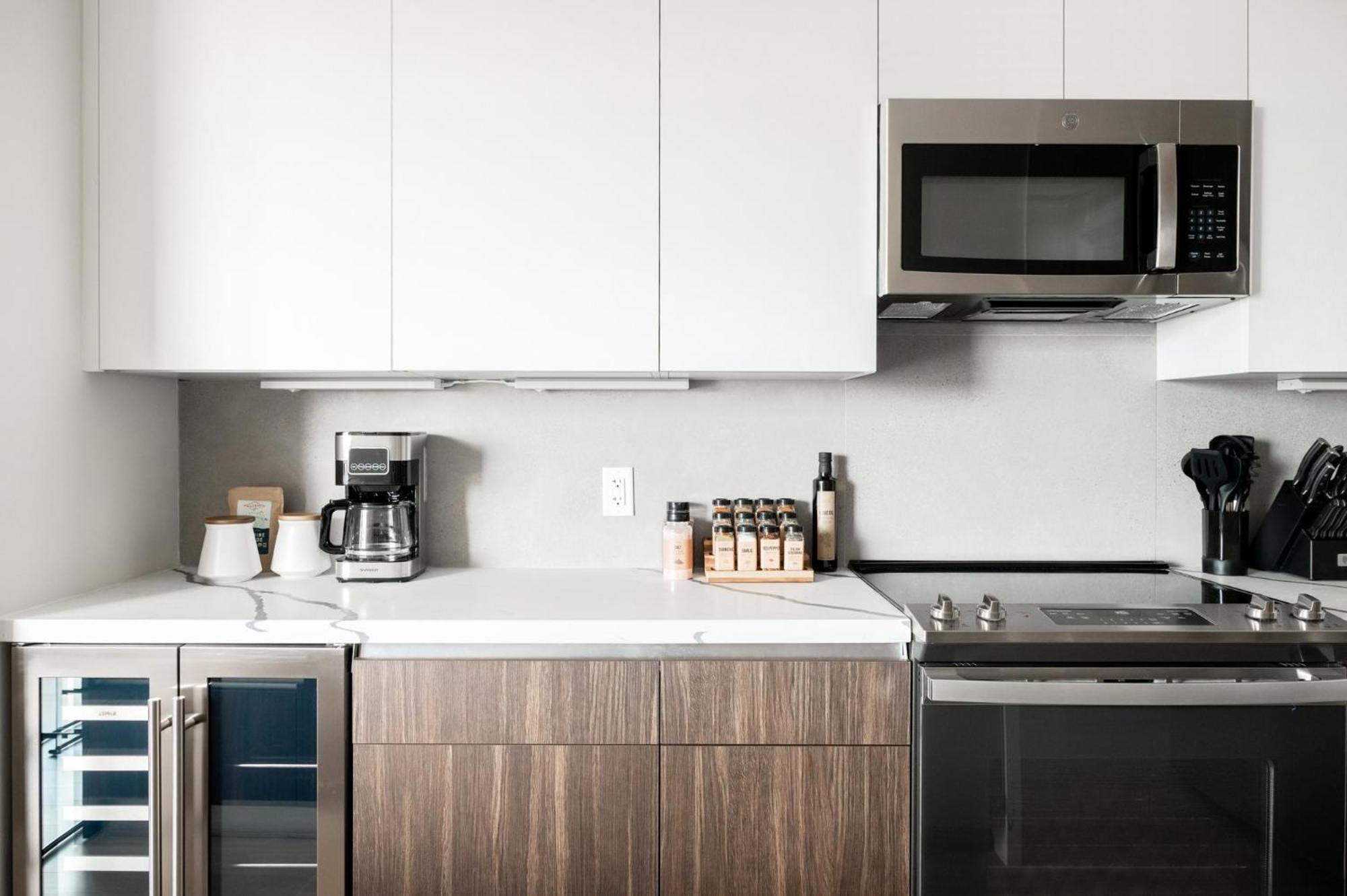 Contemporary - Grill - Balcony - Tesoro Denver